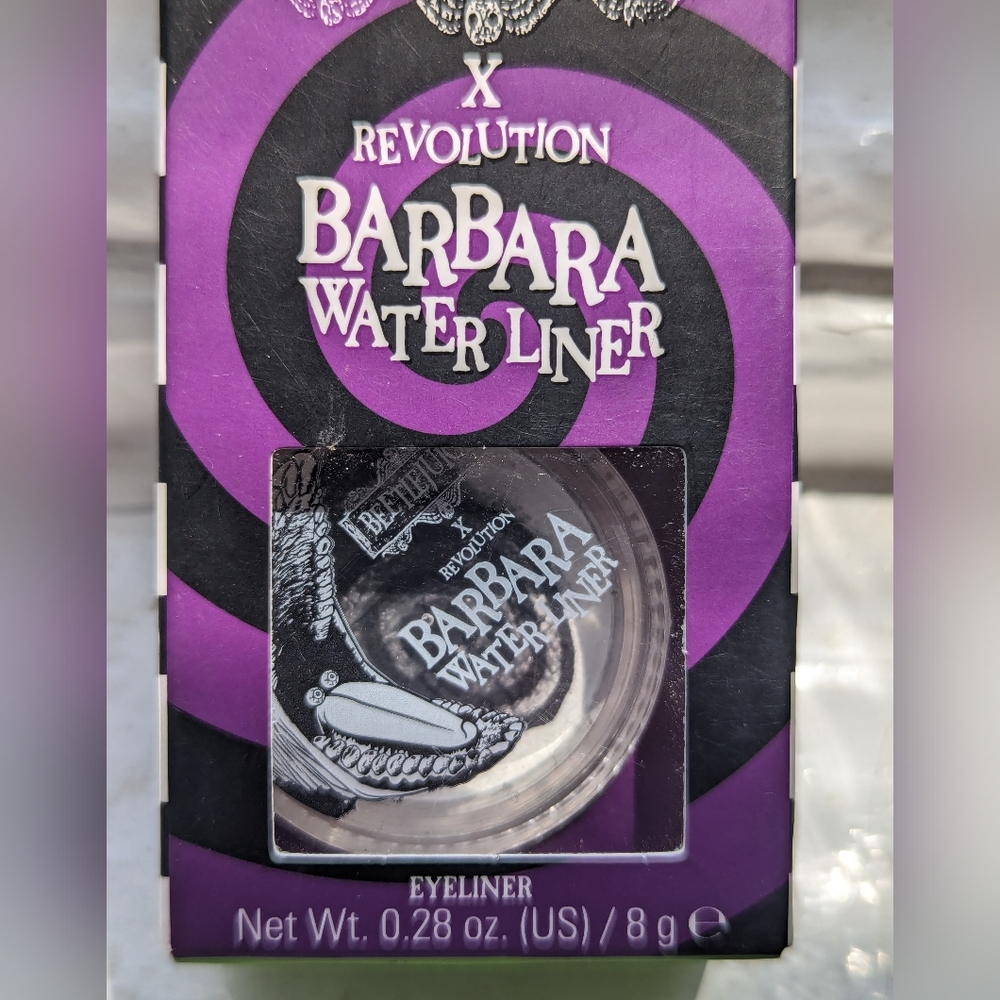Makeup Revolution Beetlejuice Eyeshadow palette & Waterliner - Picture 2 of 6